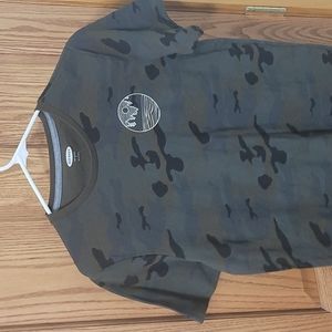 Mens Old Navy T shirt